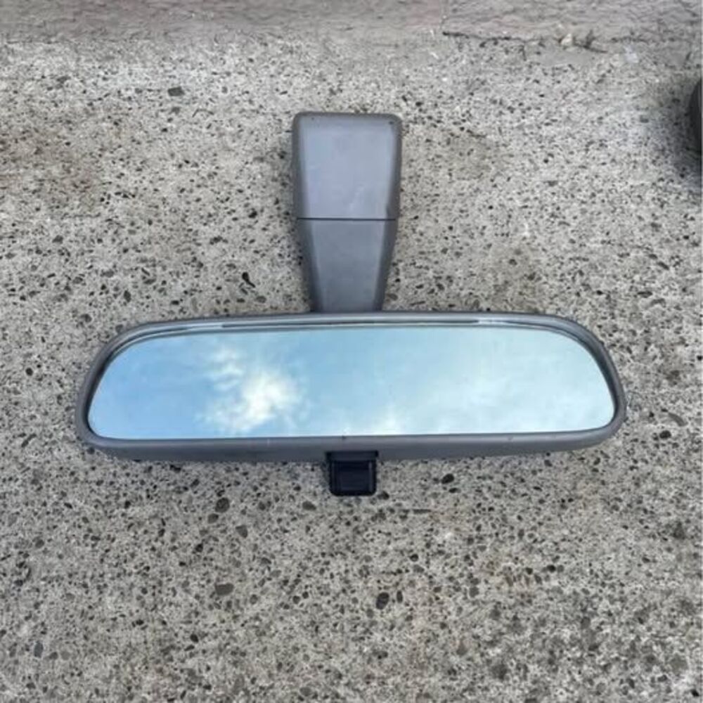 1993 - 2002 TOYOTA COROLLA REAR VIEW MIRROR OEM b15